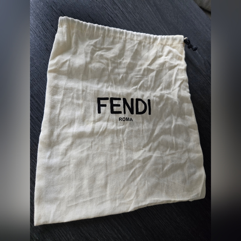FENDI Wallet With Box and Dustbag! - Picture 5 of 5